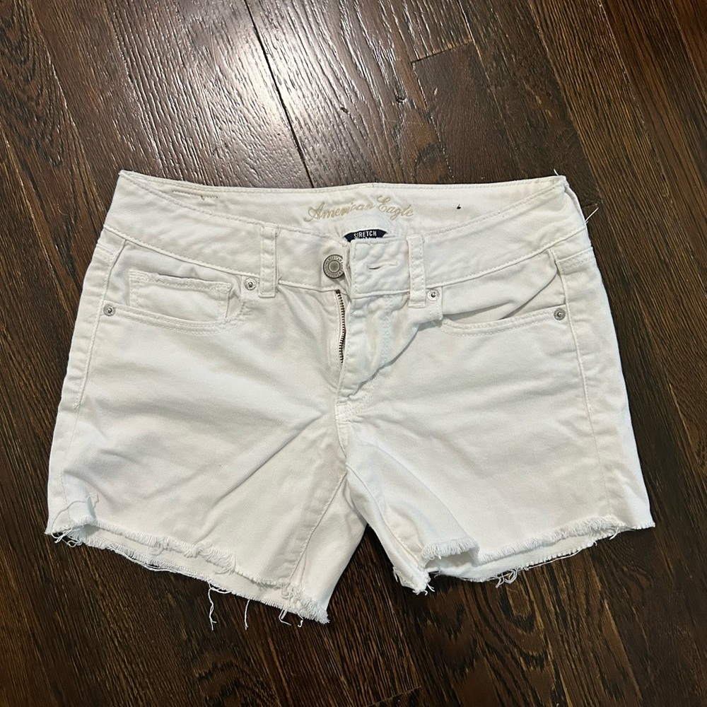 AE Midrise White Shorts, size 6